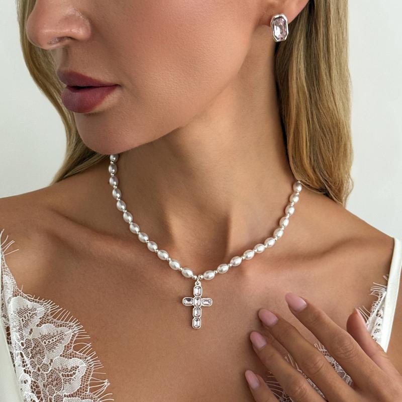 قلادة مخصصة على شكل صليب مرصع  - مراجعة Pearl Choker Necklace Vintage وسعره